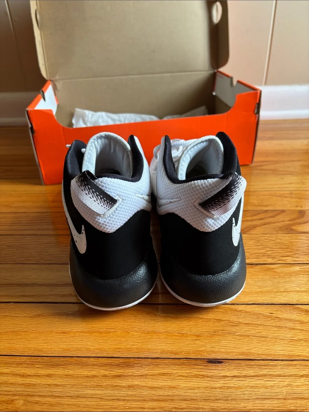 Nike White and Black Men's Athletic Zoom Trainers